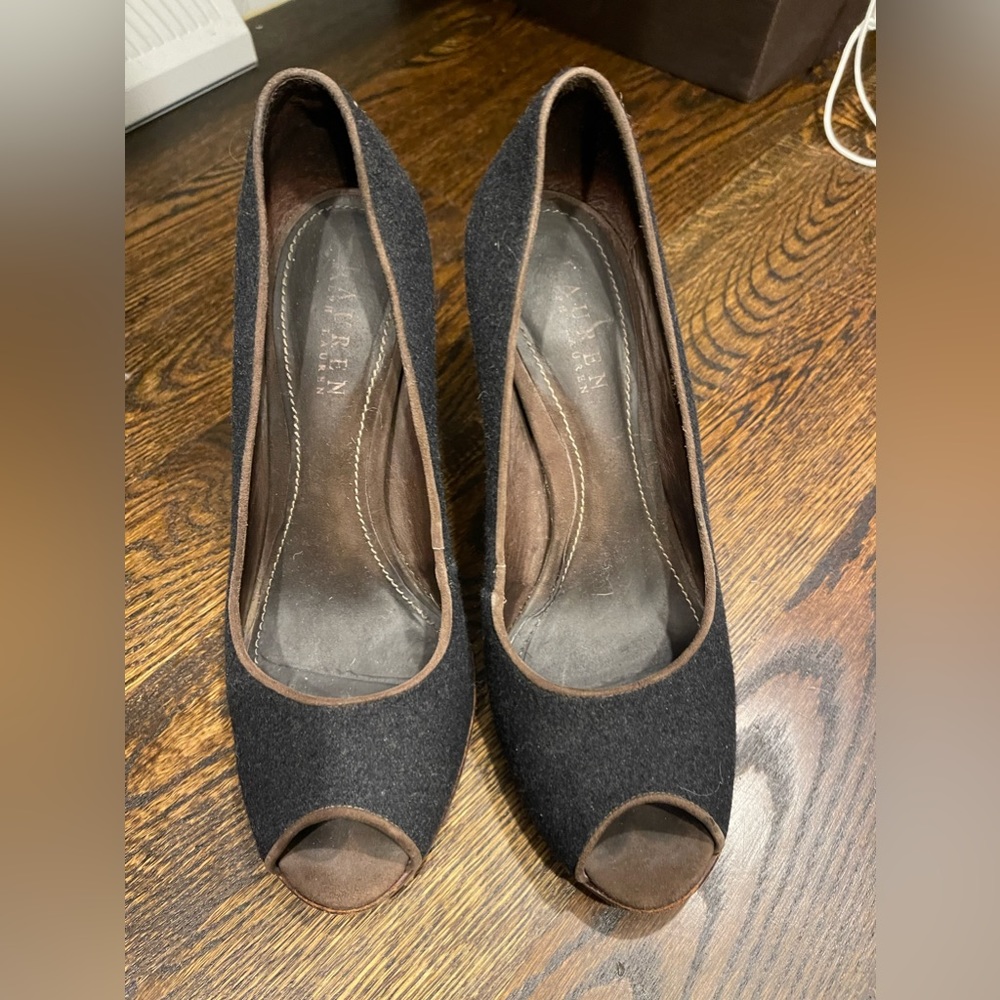 Ralph Lauren peep toe heels. Size 8.